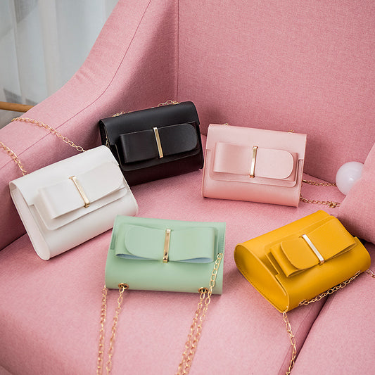 One Shoulder Crossbody Bag / Clutches